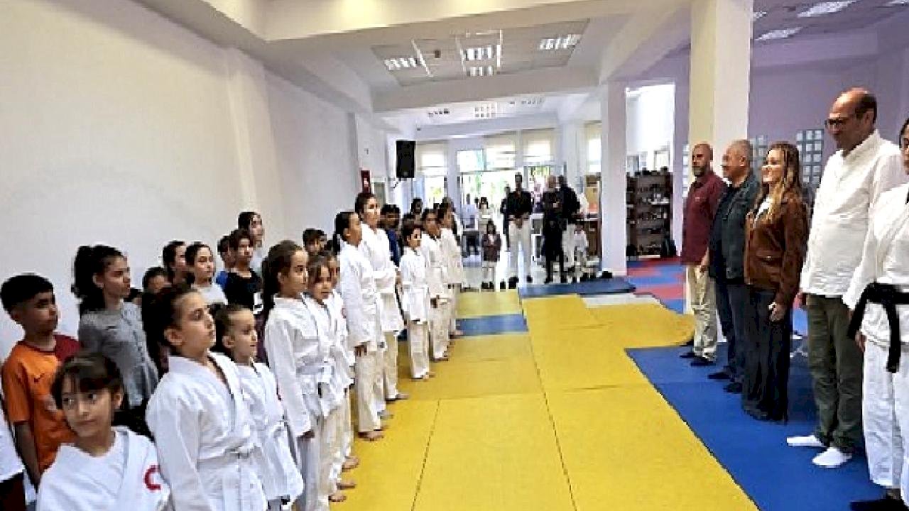 Geleceğin judocuları Konak'ta yetişiyor: Sarı kuşaklar Başkan Mutlu'dan