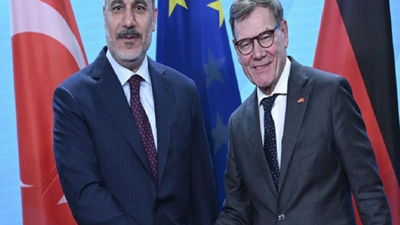 Hakan Fidan, Türkiye’nin Berlin Büyükelçiliği'ni ziyaret etti