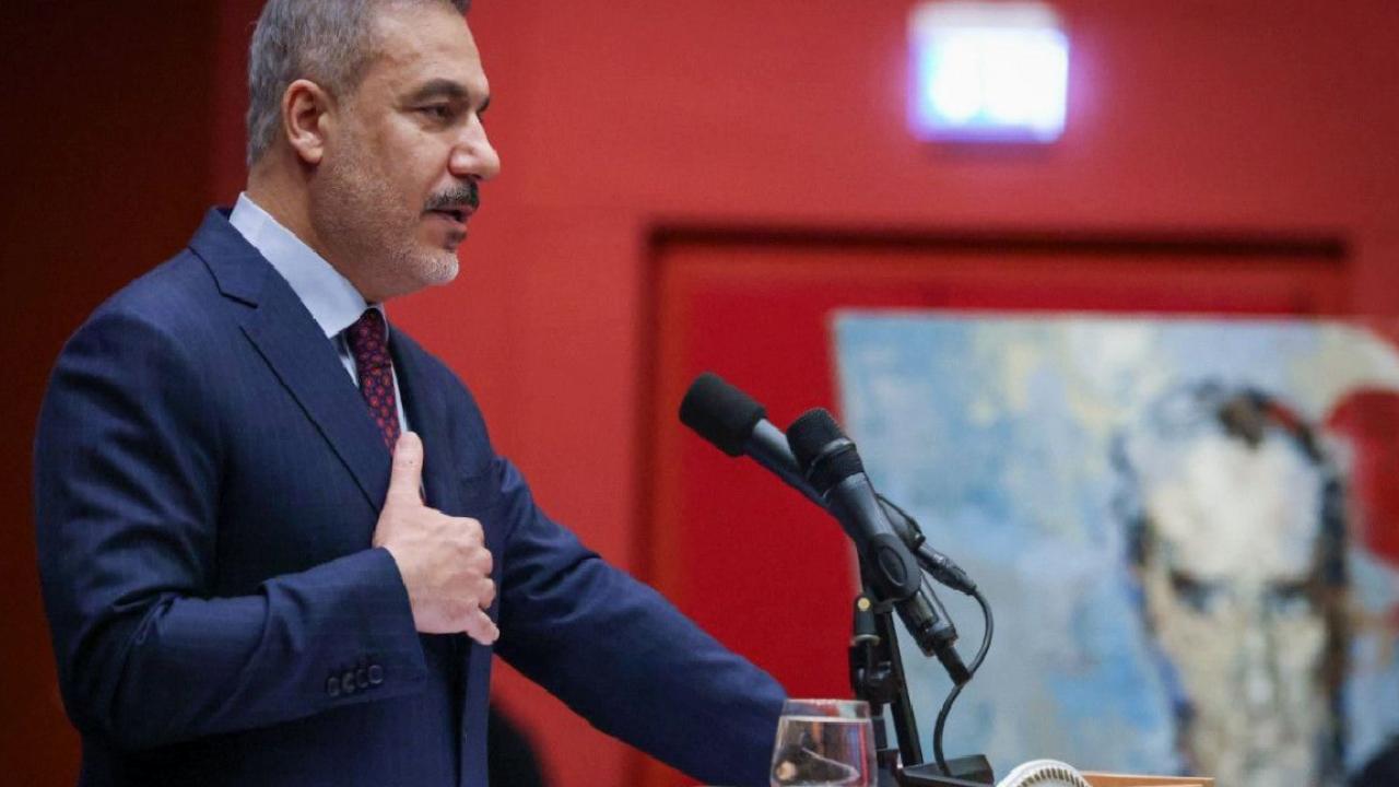 Hakan Fidan, Türkiye’nin Berlin Büyükelçiliği'ni ziyaret etti