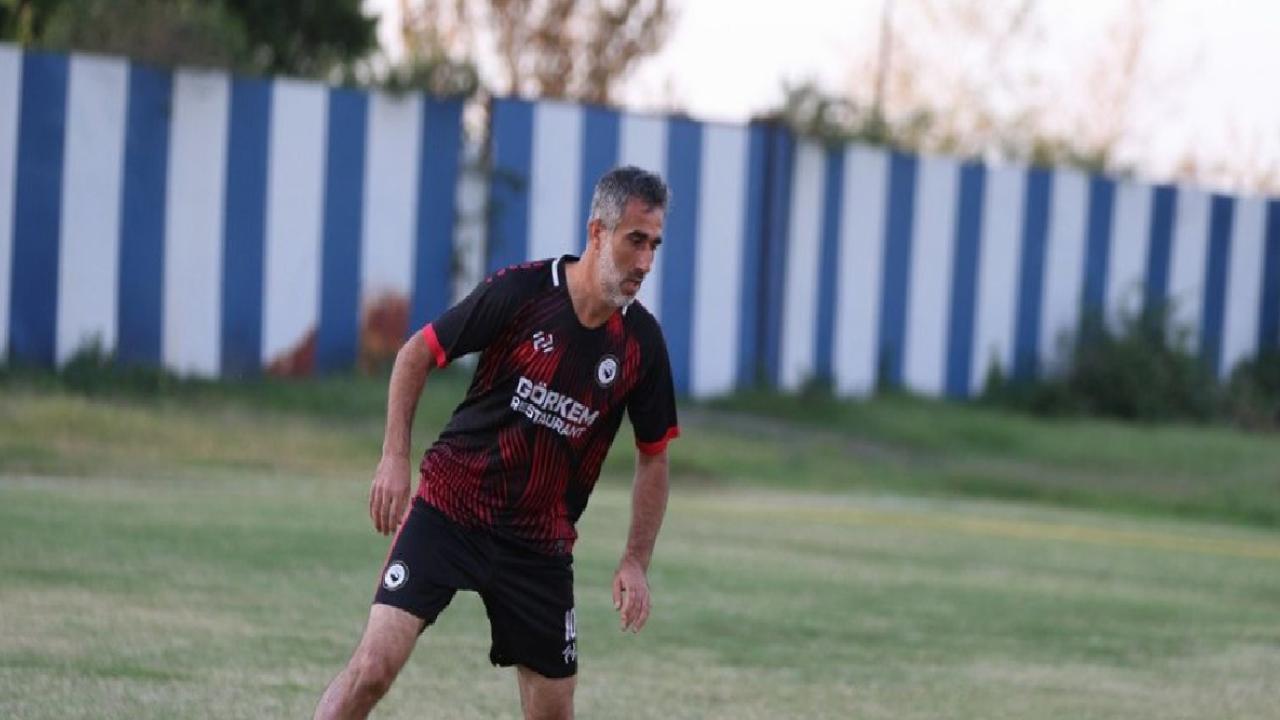 Hatay'da futbolcu baba ve oğlu aynı takımda oynuyor