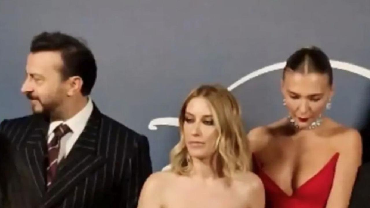 Hazal Kaya ve Melisa Döngel galada yer krizi yaşadı! O anlar sosyal medyada gündem oldu