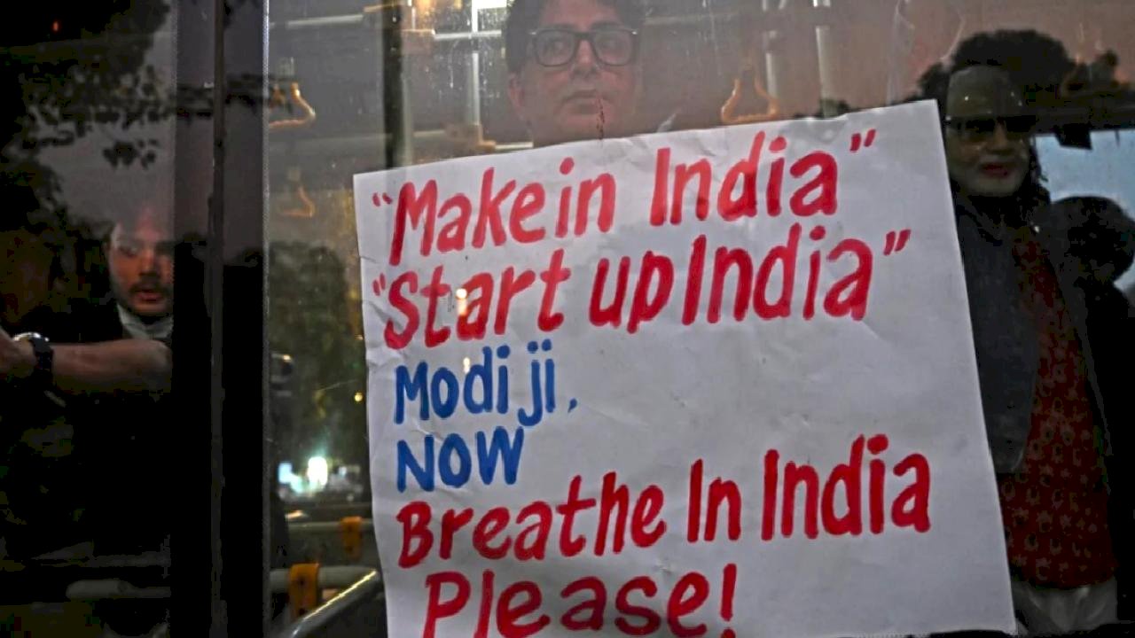 Hindistan’ın Yeni Delhi kentinde hava, ölümcül hale geldi