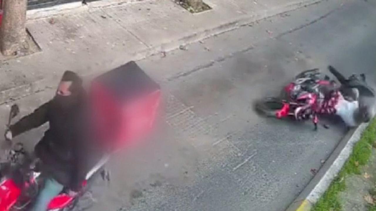 İstanbul Avcılar'da motosiklet kazası kamerada