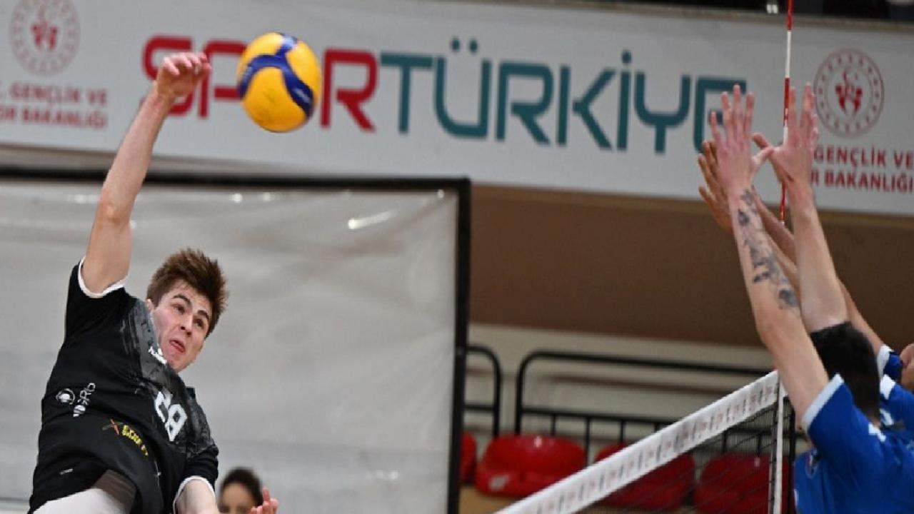 İstanbul Büyükşehir Belediyespor, Gaziantep Gençlikspor'a set vermedi