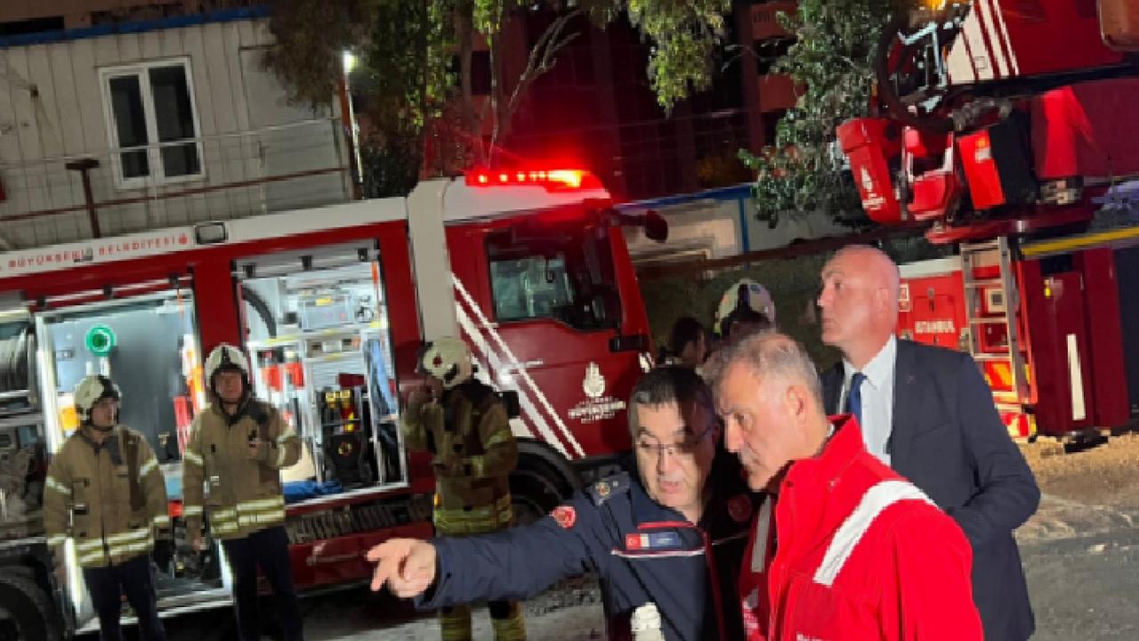 İstanbul Kabataş metro şantiyesinde iskele çöktü! 5 işçi mahsur kaldı