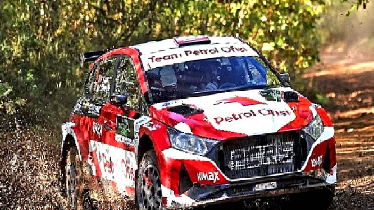 İstanbul Rallisi'ni Ali Türkkan-Oytun Albayrak Kazandı