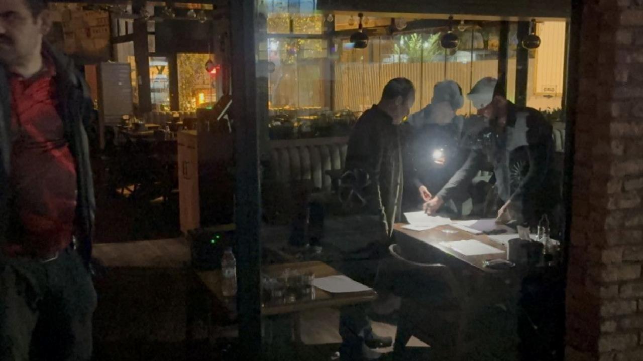 İstanbul'da 25 kişi zehirlenme şüphesiyle hastanelik oldu: Restoran mühürlendi