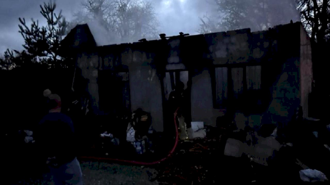 Kastamonu'da sobayı benzinle yakmak isterken kendini yaktı