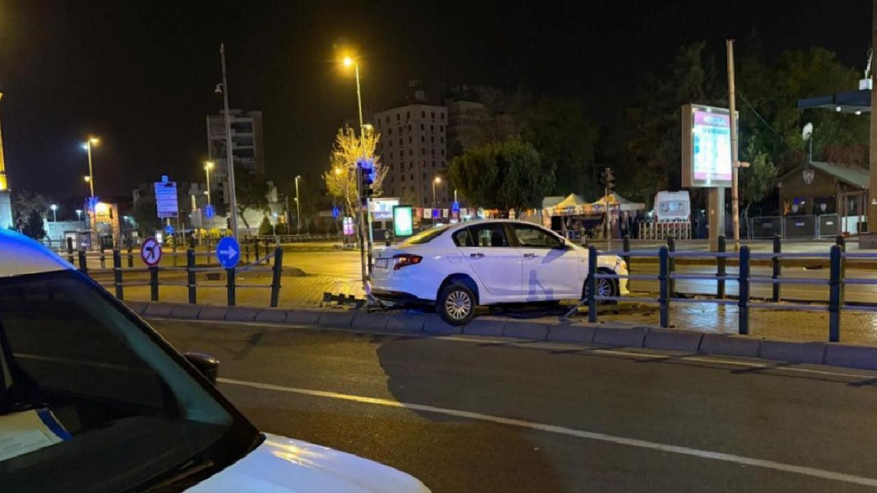 Kayseri'de uyuyan sürücü kaza yaptı