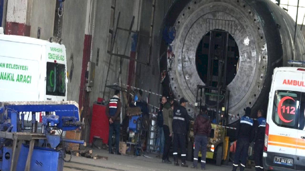 Kırıkkale'de 2 işçinin 3 ton ağırlığındaki sacın altında kalmasına ilişkin 3 gözaltı