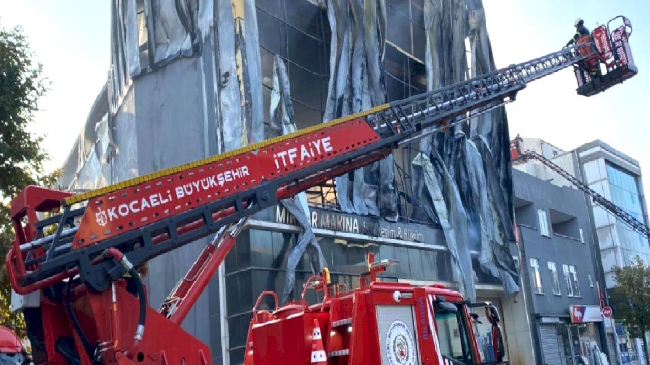 Kocaeli&#039;deki yangında ölenlere hakaret ve küfür ettiler