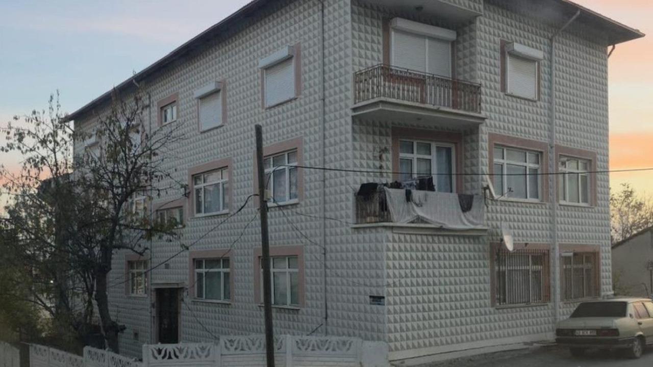 Kütahya'da bebeğini havalandırma boşluğuna atan anne tutuklandı