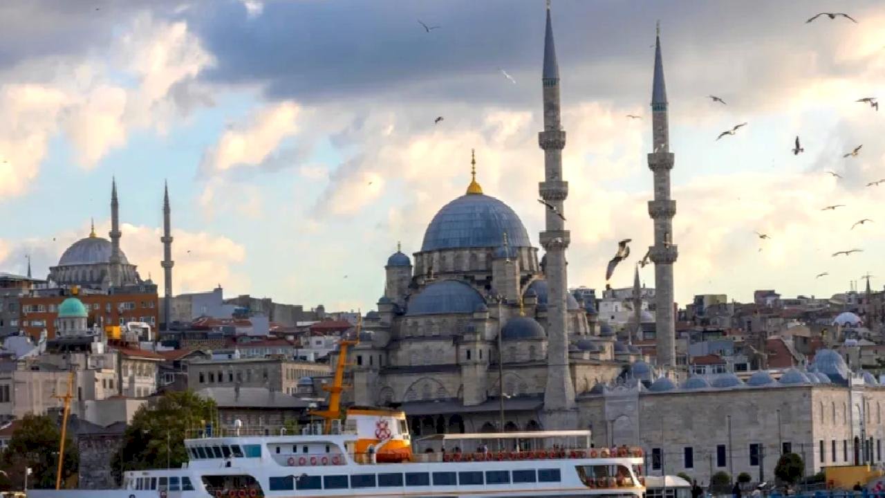 Kuzeybatıya yağmur geliyor, sıcaklıklar mevsim normallerinin üstünde