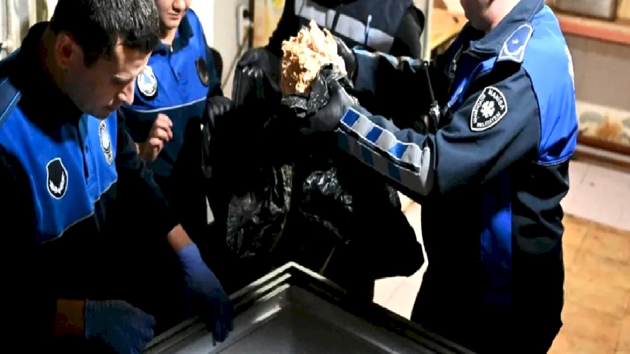 Manisa'da 150 kilo pişmiş tavuk eti ele geçirildi! İşletme mühürlendi