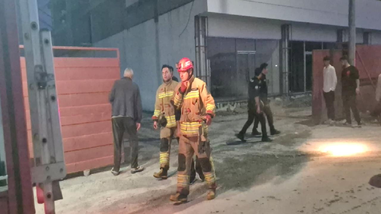 Manisa'da üzerine çelik kalıp düşen işçi öldü