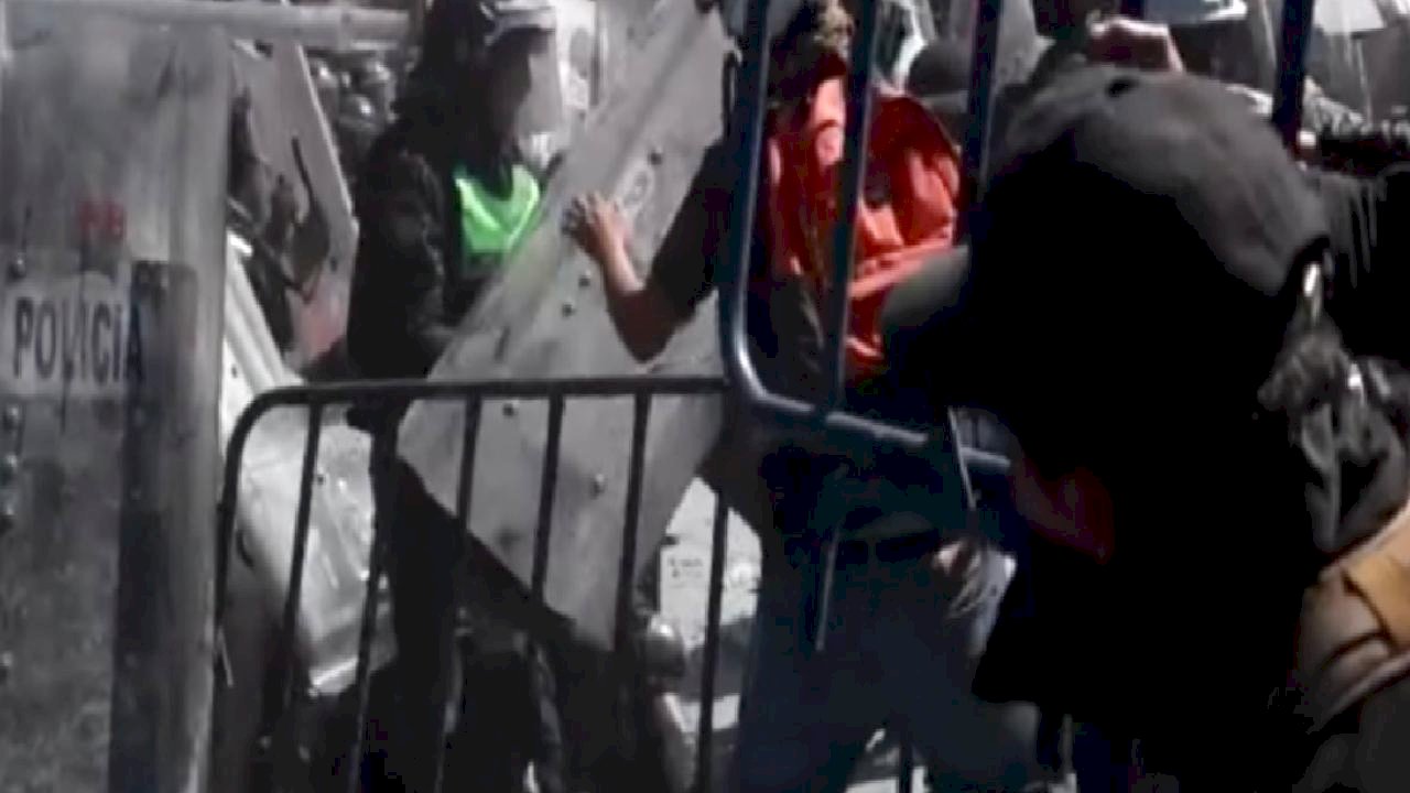 Meksika'da hükümetin güvenlik politikası protesto edildi: 20 kişi yaralandı