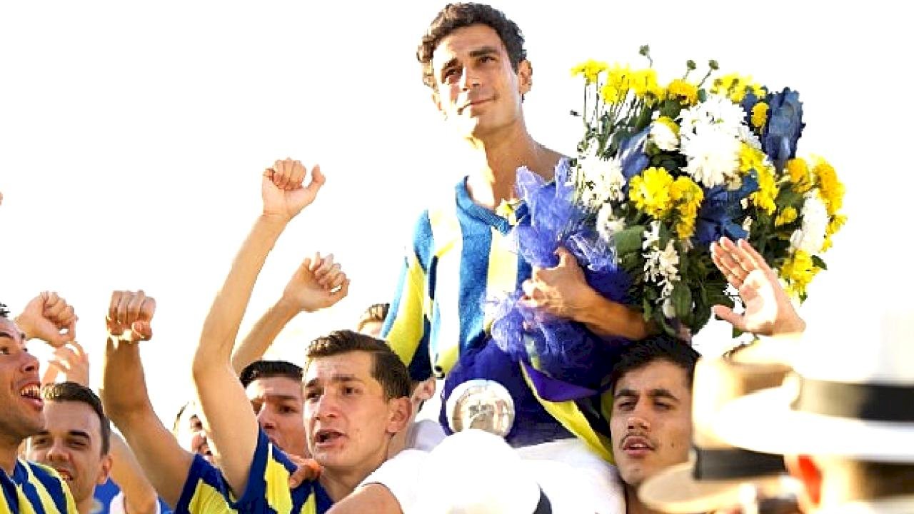 Netflix, futbol tarihine damgasını vuran Lefter Küçükandonyadis&#039;in hayatına odaklanan filmi Lefter: Bir Ordinaryüs Hikayesi&#039;nin fragmanını paylaştı