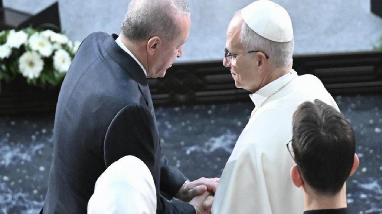 Papa'nın Türkiye ziyareti dünya basınında gündem oldu