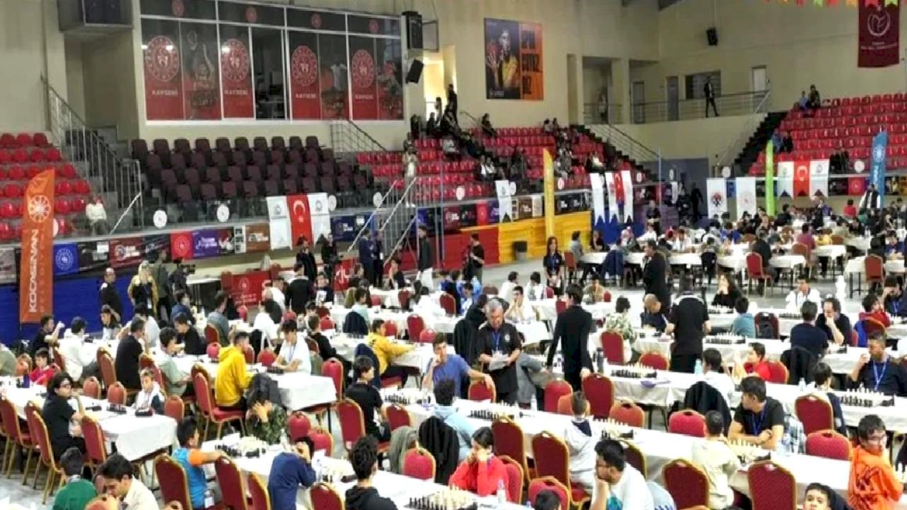 Satranç Türkiye Kupası Kayseri Kocasinan'da başladı