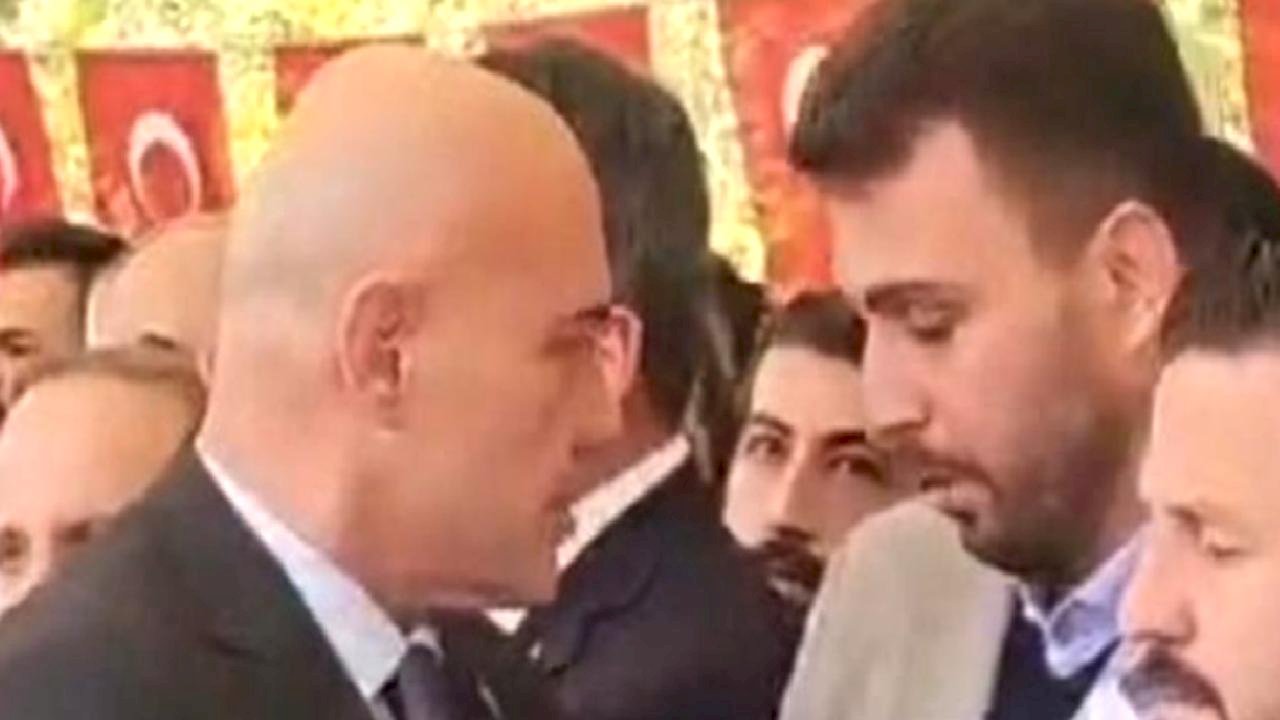 Şehit cenazesinde İYİ Partili Çömez ile AK Partili Öztaylan arasında saf gerginliği