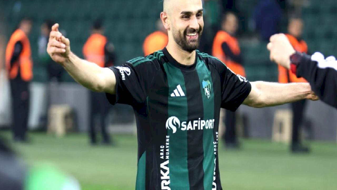 Serdar Dursun üç puanı göbek atarak kutladı