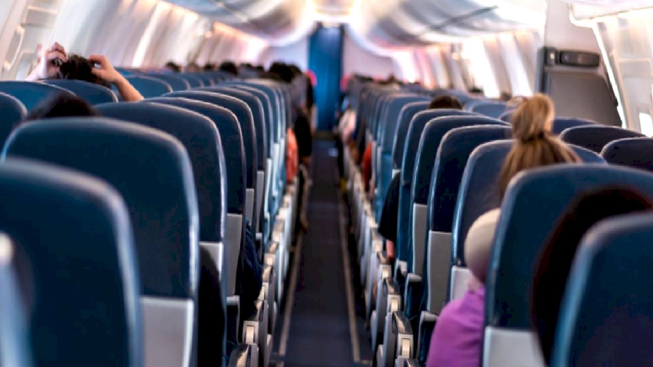 Seyahat uzmanı uyardı: Uçakta bu koltuklara oturmayın