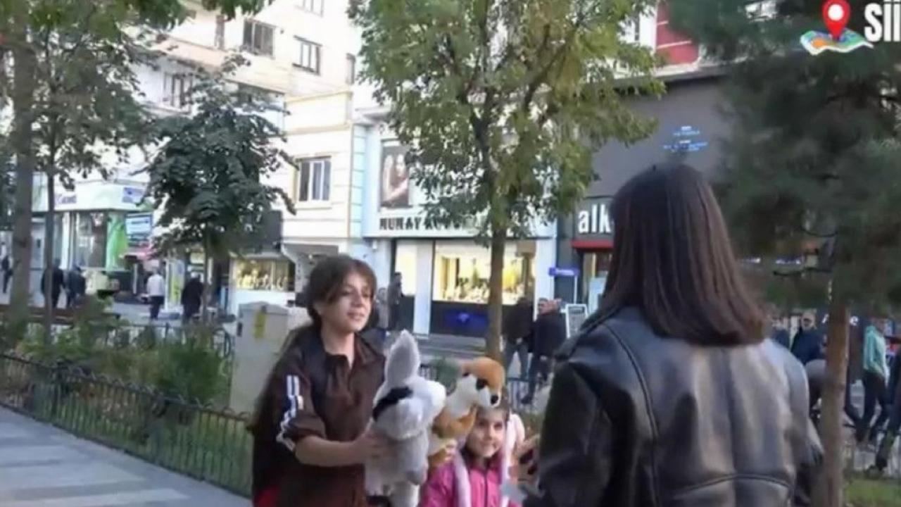 Siirt'te polislerin sosyal deney çalışmasında renkli görüntüler