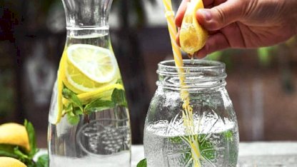 Her sabah ılık limonlu su içerseniz vücudunuzda bunlar oluyor