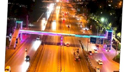 Kocaeli Bilişim Fuarı'nın renkleri üst geçitlerde