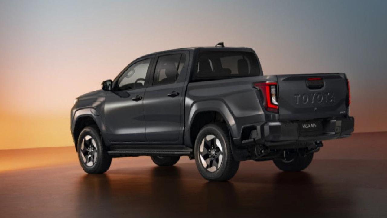 Toyota Hilux yenilendi: Tamamen elektrikli yeni bir versiyon var