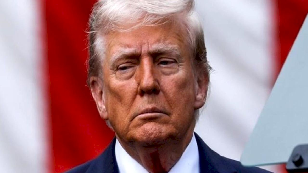 Trump, ABD göçmenlik yasasıyla ilgili yaptığı paylaşımda yetkisine işaret etti