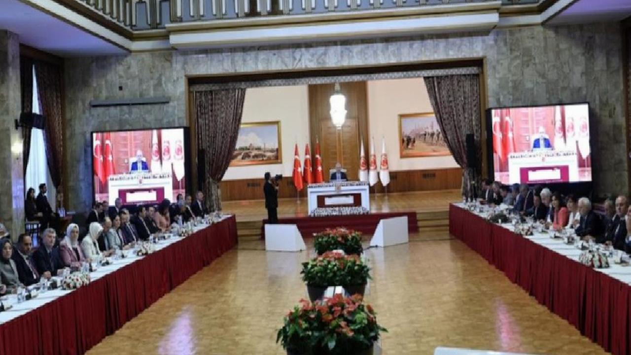 Uçak kazası nedeniyle Milli Dayanışma, Kardeşilk ve Demokrasi Komisyonu toplantısı ertelendi