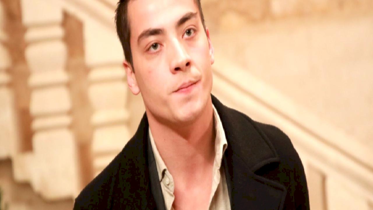 Uzak Şehir'in Kaya'sı Atakan Özkaya totemini açıkladı! "Sabahları 8 kez..."