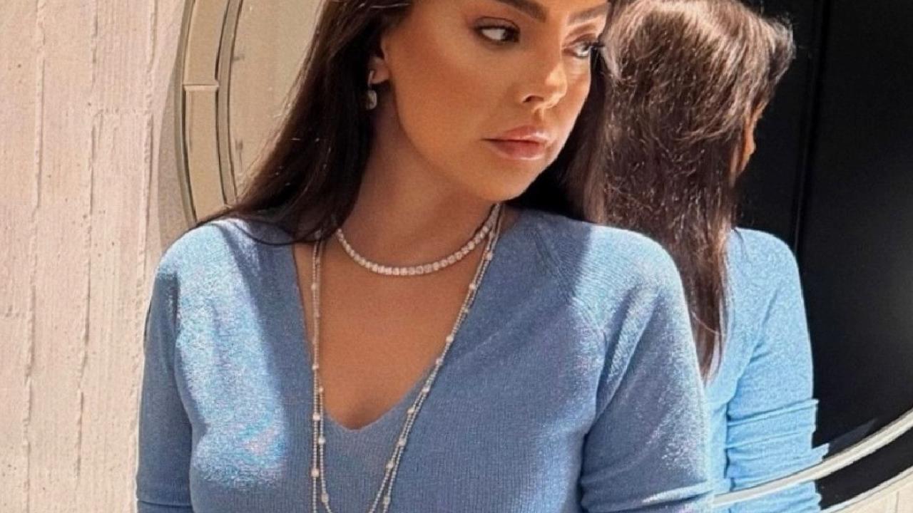 Yeni kareler yayınladı! Ebru Gündeş, maviler içinde