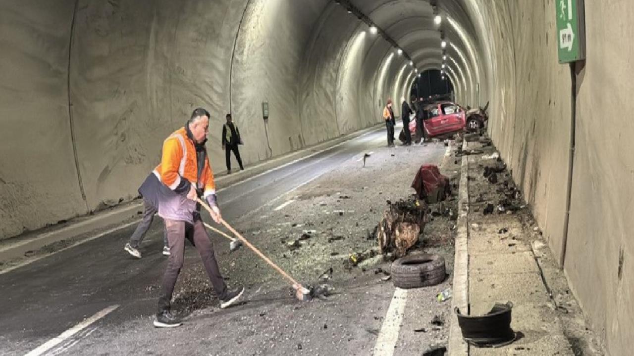Zonguldak'ta feci kaza: Otomobilin hız kadranı 200'de takılı kaldı