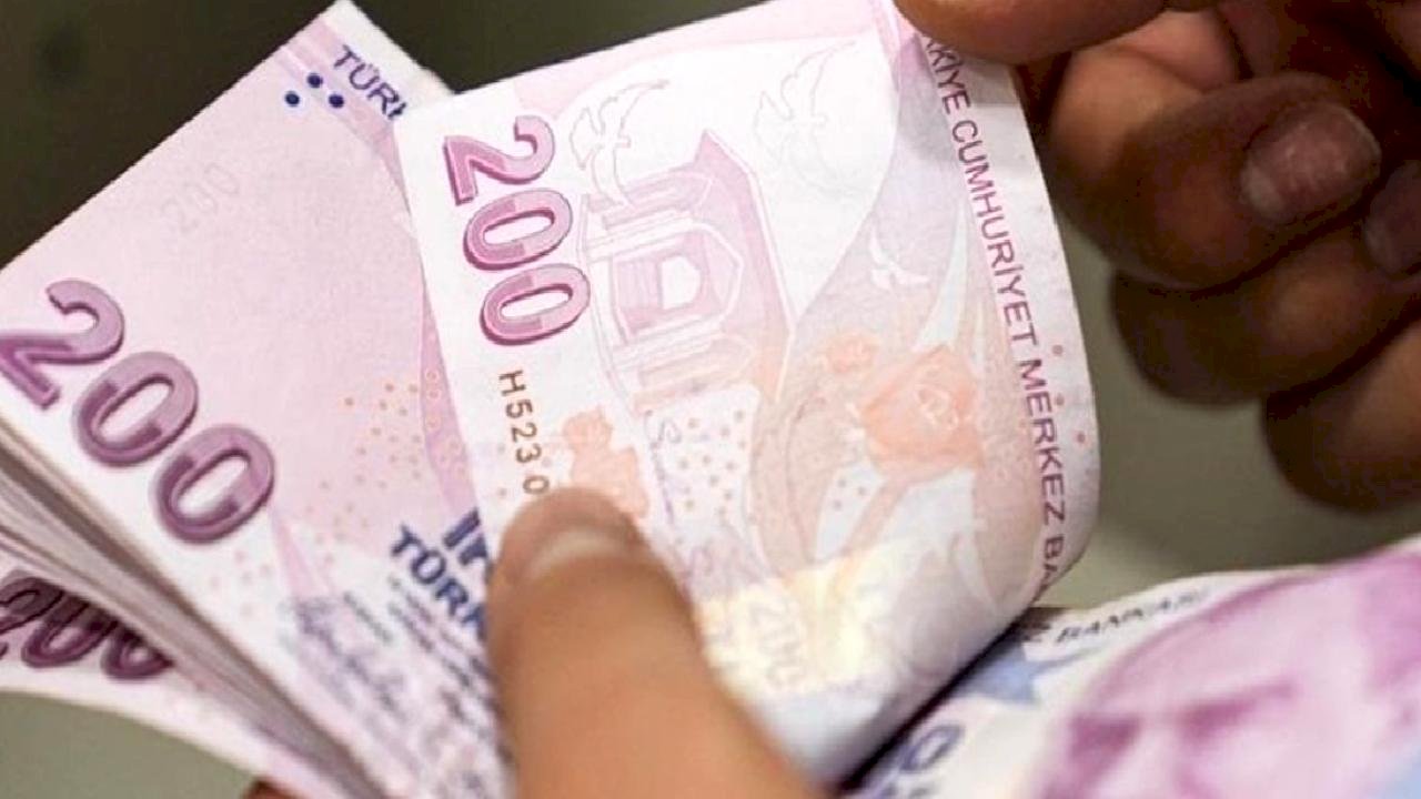 28 bin 75 liralık asgari ücret Resmi Gazete'de yer alarak resmileşti