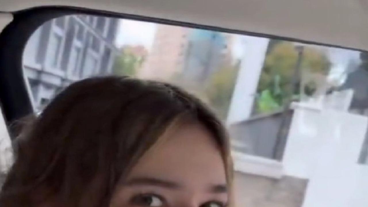 Acun Ilıcalı'nın kızının çakarlı aracı