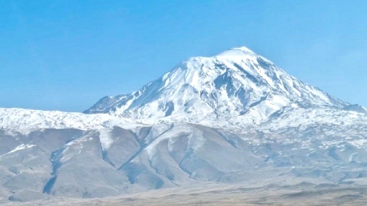 Ağrı Dağı'ndan büyüleyen manzara