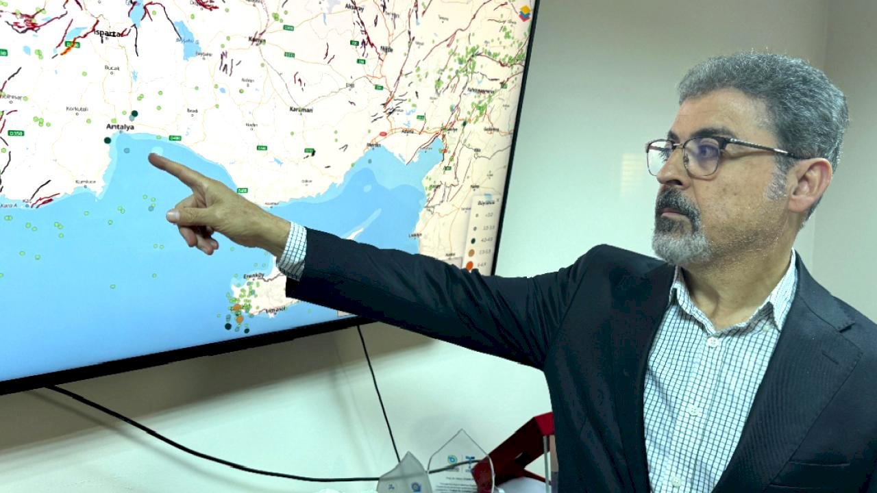Antalya&#039;da meydana gelen depremlerle ilgili rahatlatan açıklama