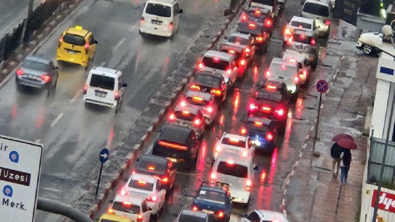 Antalya'yı sağanak vurdu