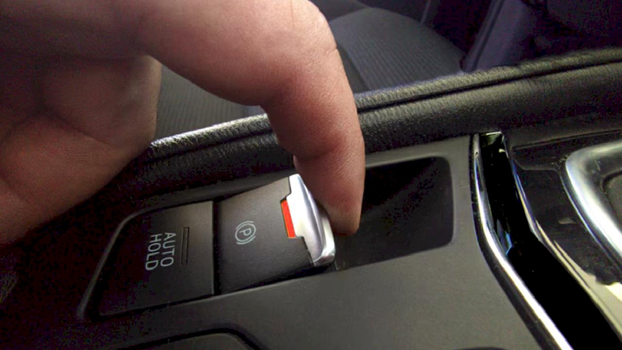 Arabadaki güvenlik sırrı: Herkes bu düğmeyi bilmeli