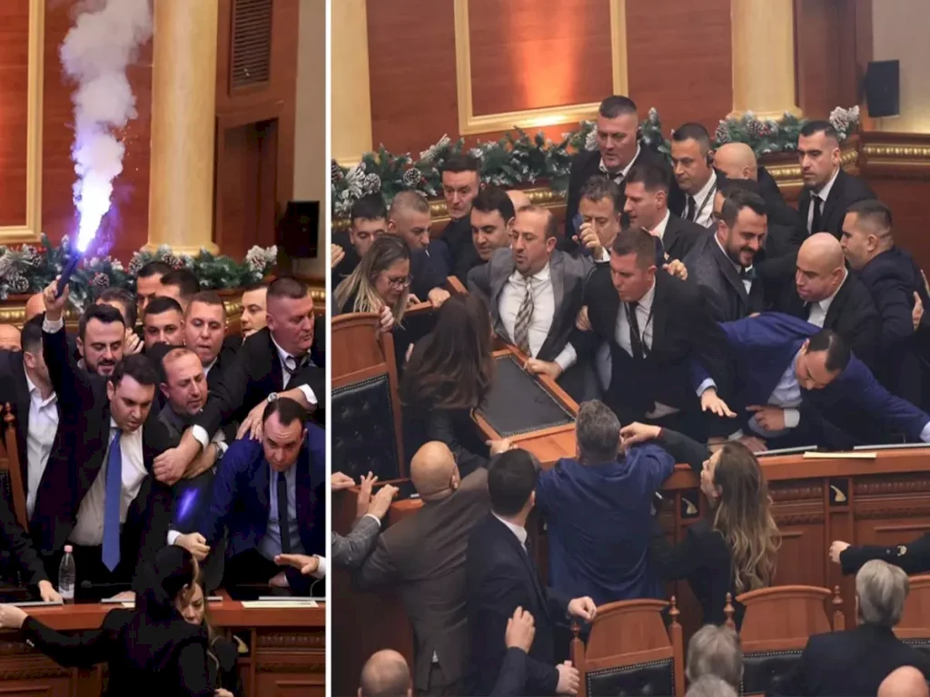 Arnavutluk'ta Meclis karıştı! meşale yakıp birbirilerine girdiler