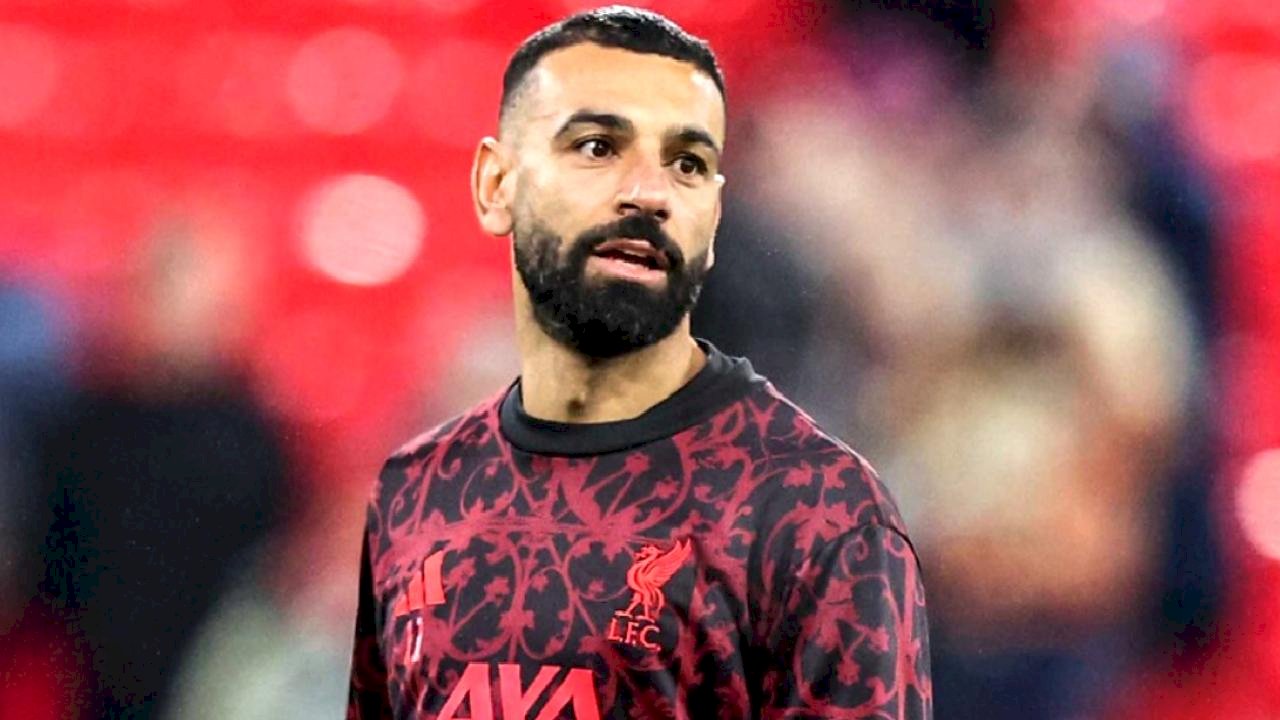 Arne Slot kötü gidişe çözüm bulamadı, Mohamed Salah gemileri yaktı