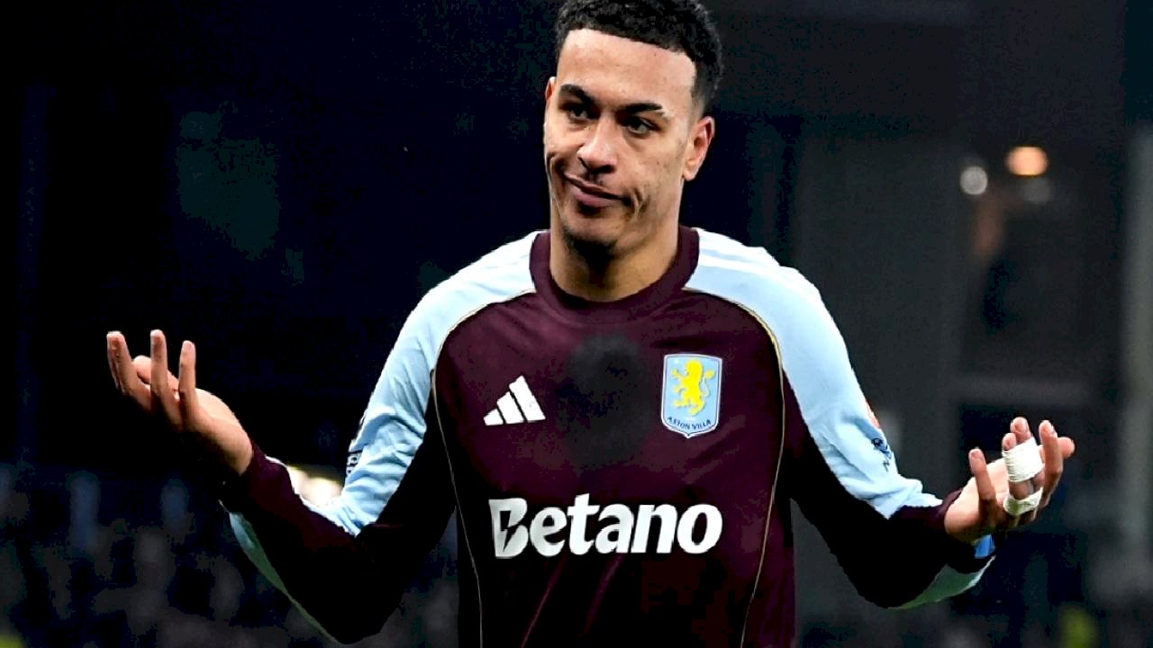 Aston Villa, Manchester United'ı devirdi