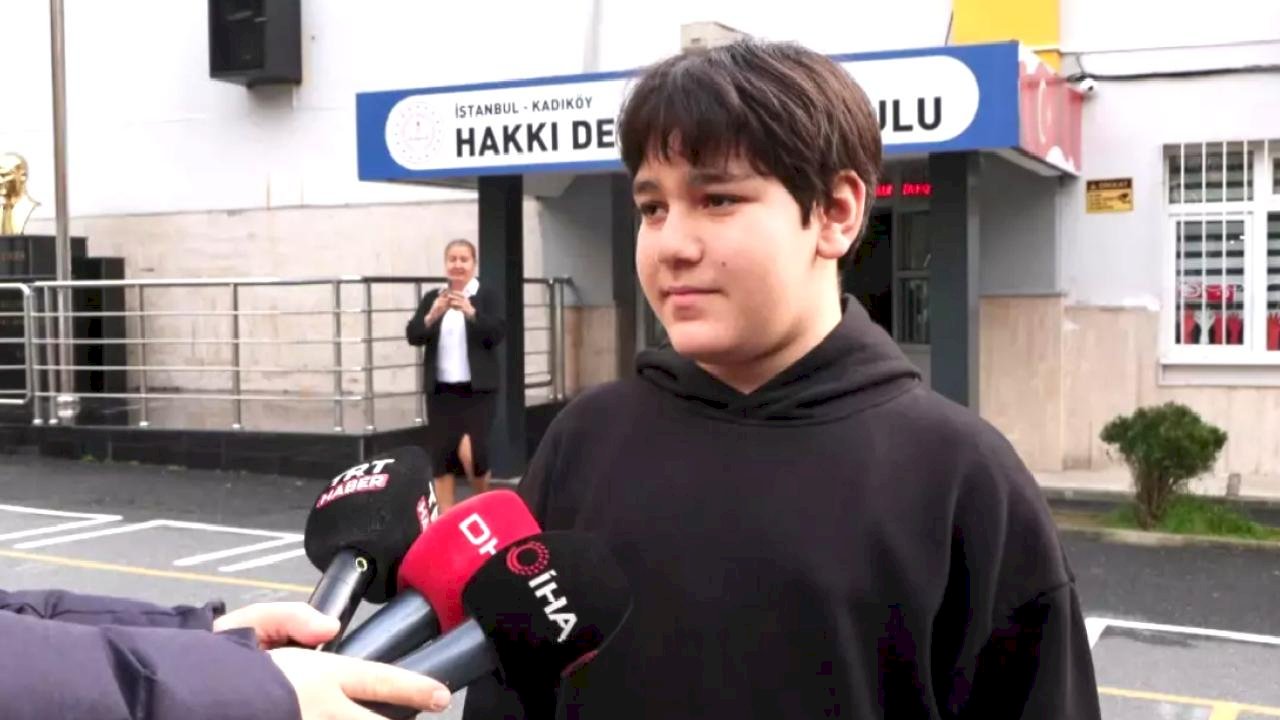 Bakan Tekin, Öğrencilerin Yanında