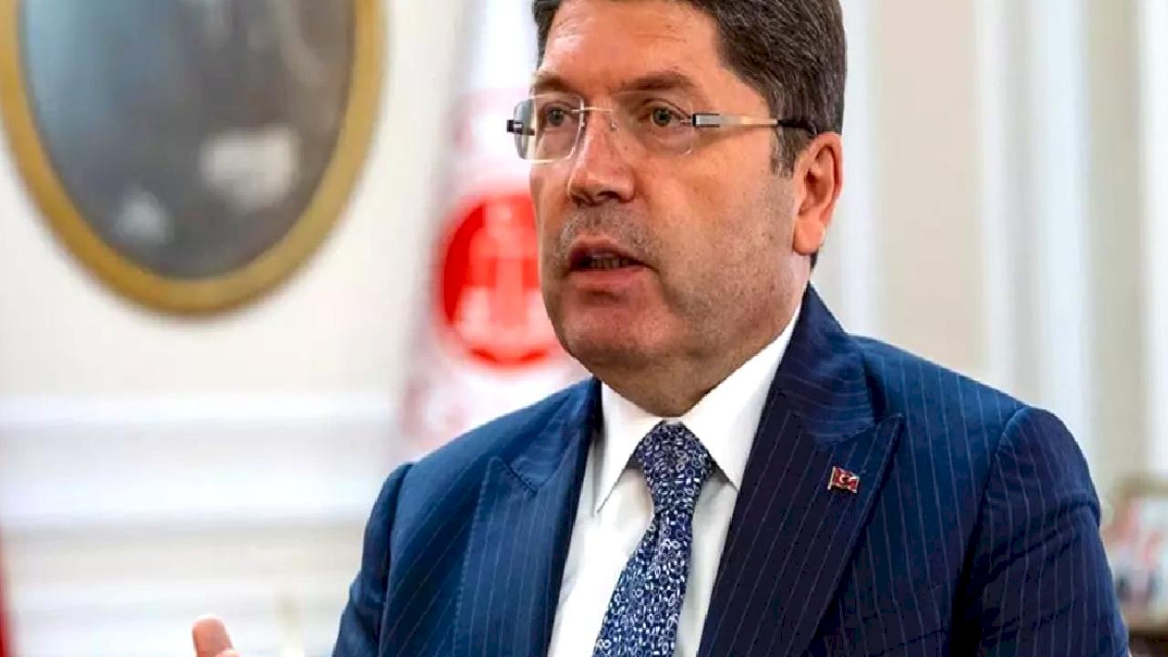 Bakan Tunç'tan Bursaspor ve Leyla Zana açıklaması