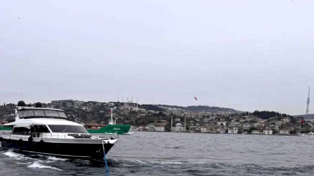 Boğaz'da Sürüklenen Tekne Kurtarıldı