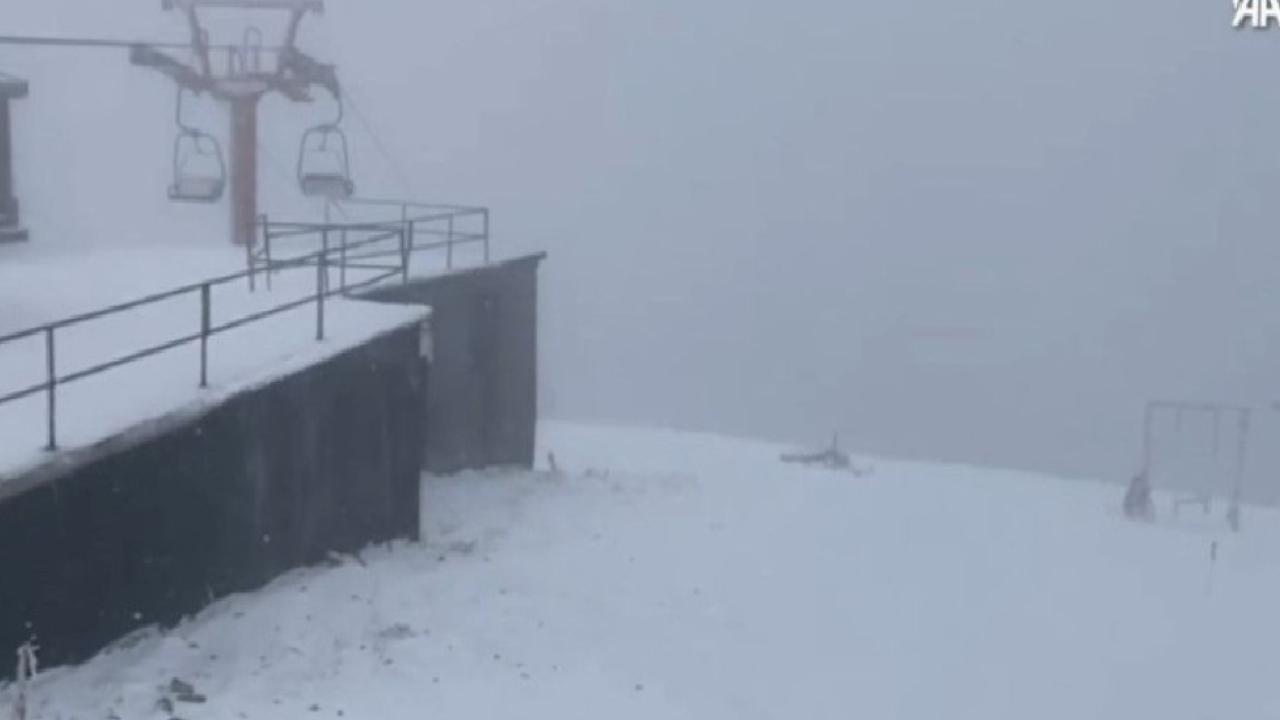 Bursa Uludağ'da kar yağışı