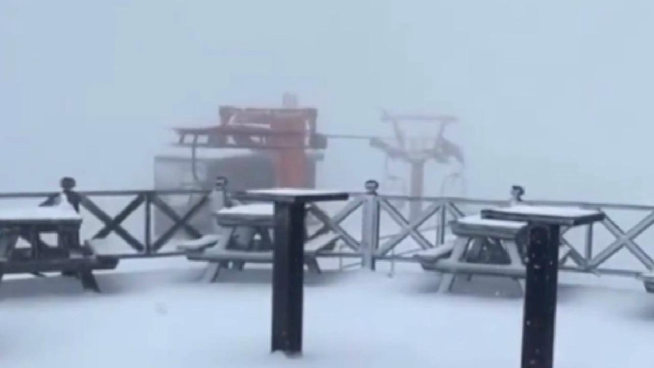 Bursa Uludağ'da kar yağışı