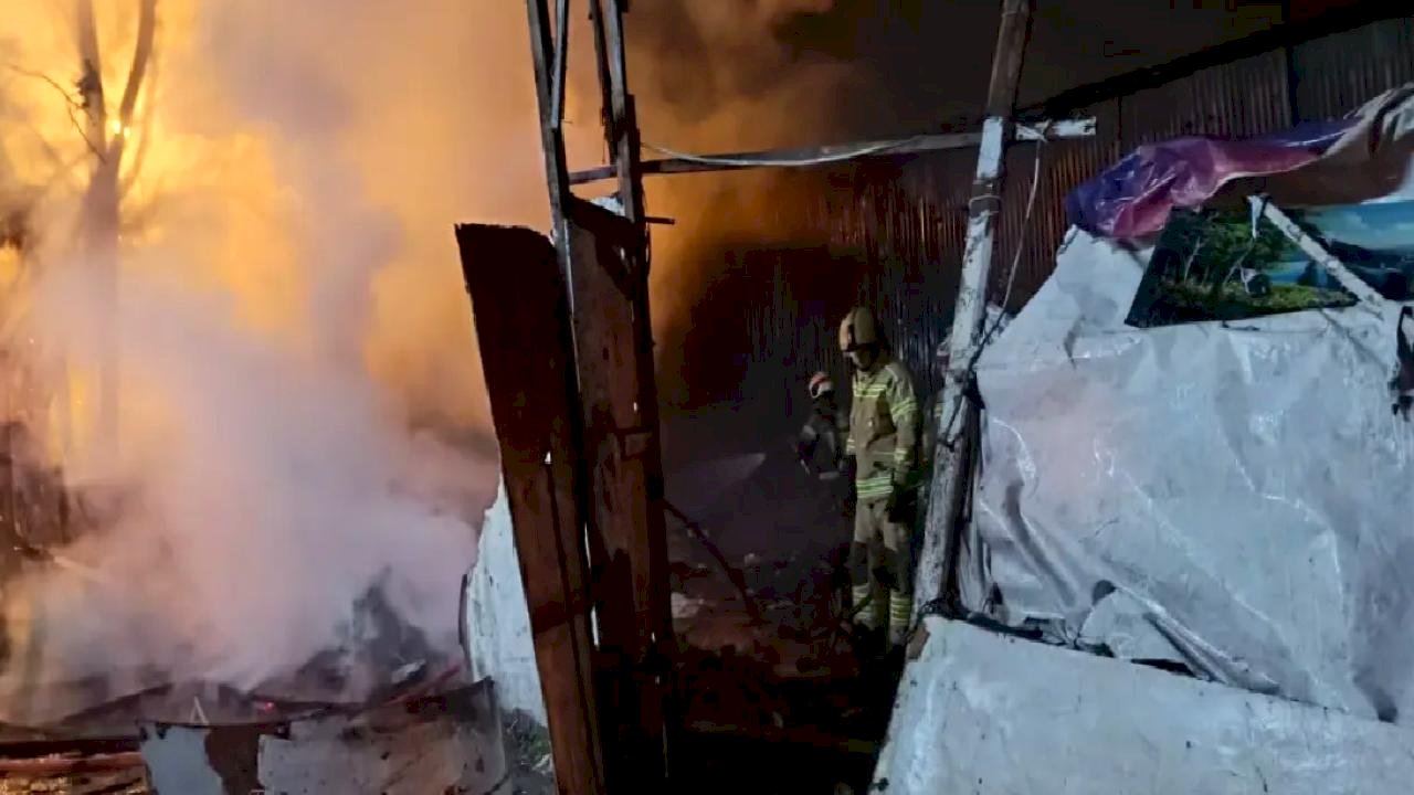 Bursa&#039;da Barakada Yangın